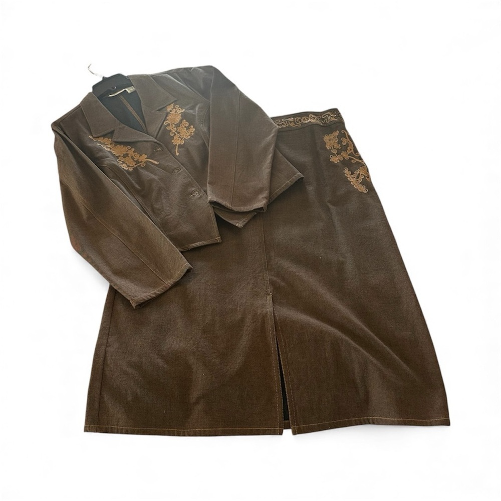 Vtg Studio Ease 2 Piece Brown Embroidered Suit